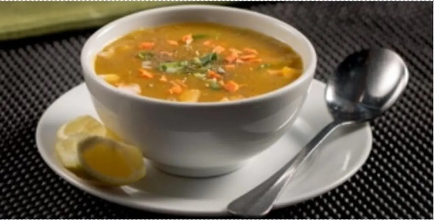 شوربة الروبيان الطازج مع الخضار