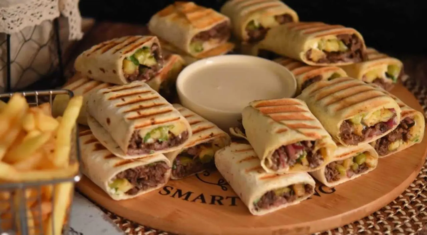 وجبه عربي العملاق لحم 16 قطعه