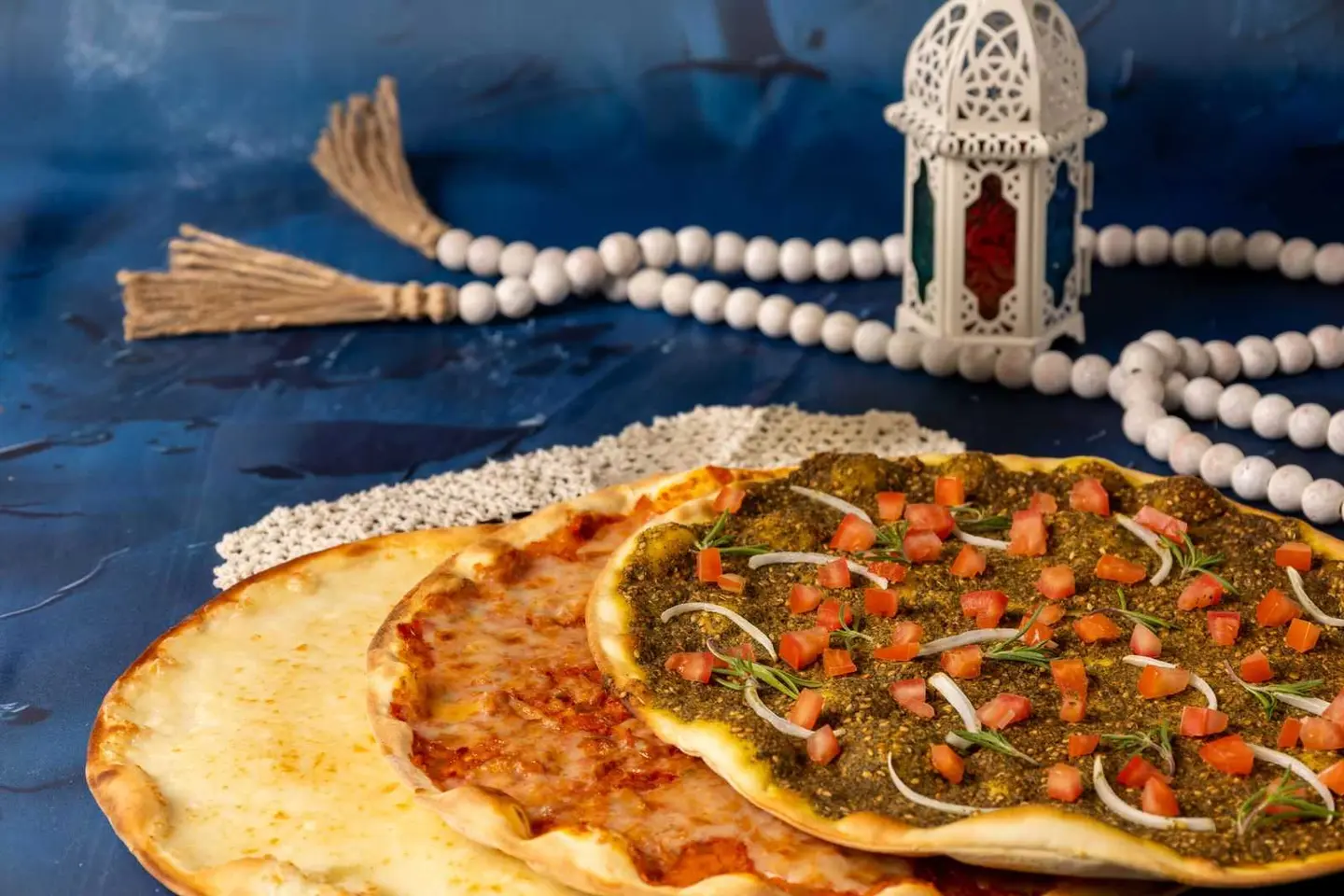 بوكس مناقيش لـ ٣ أشخاص