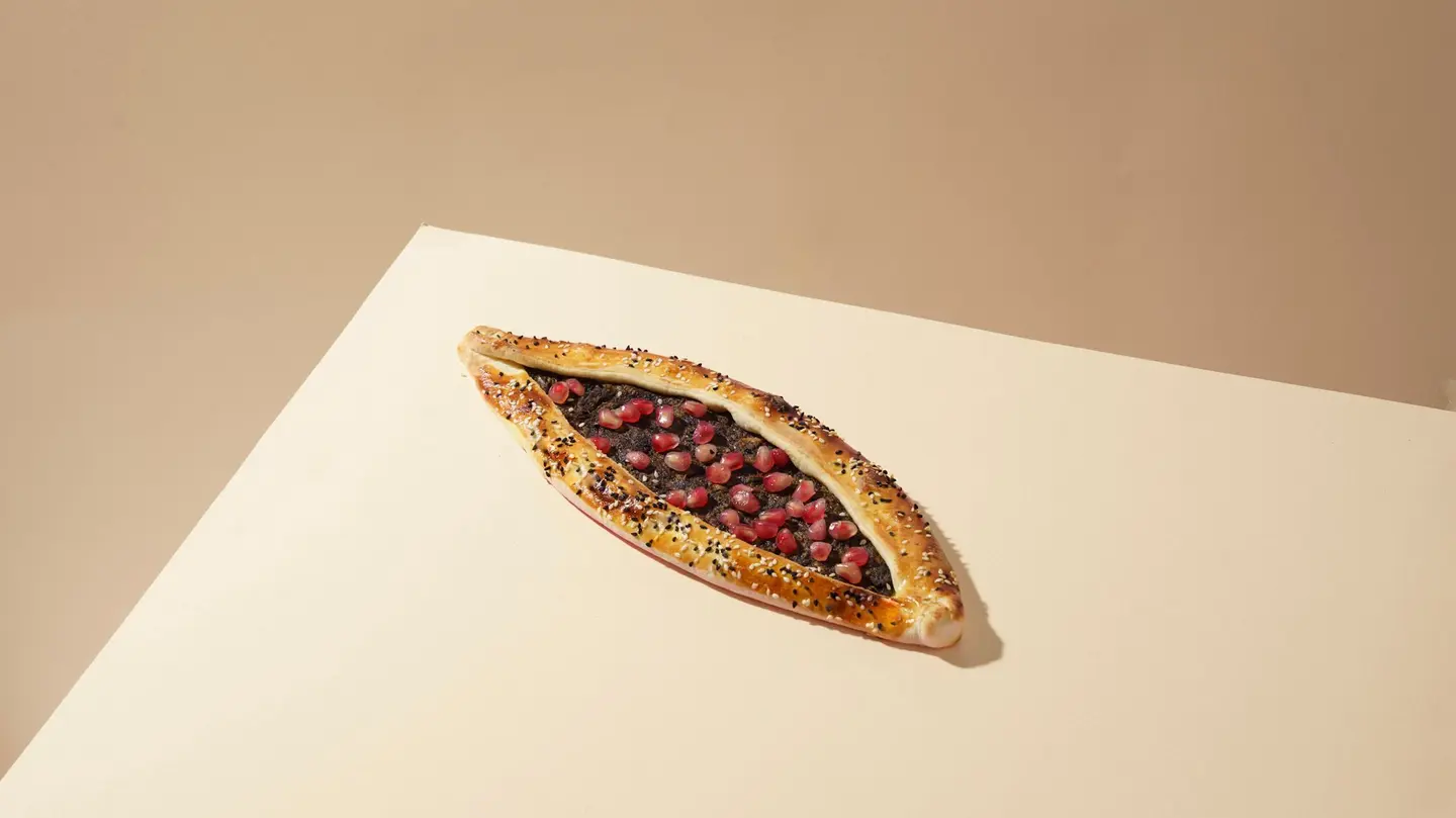 Spinach With Pomegranate Mankousha