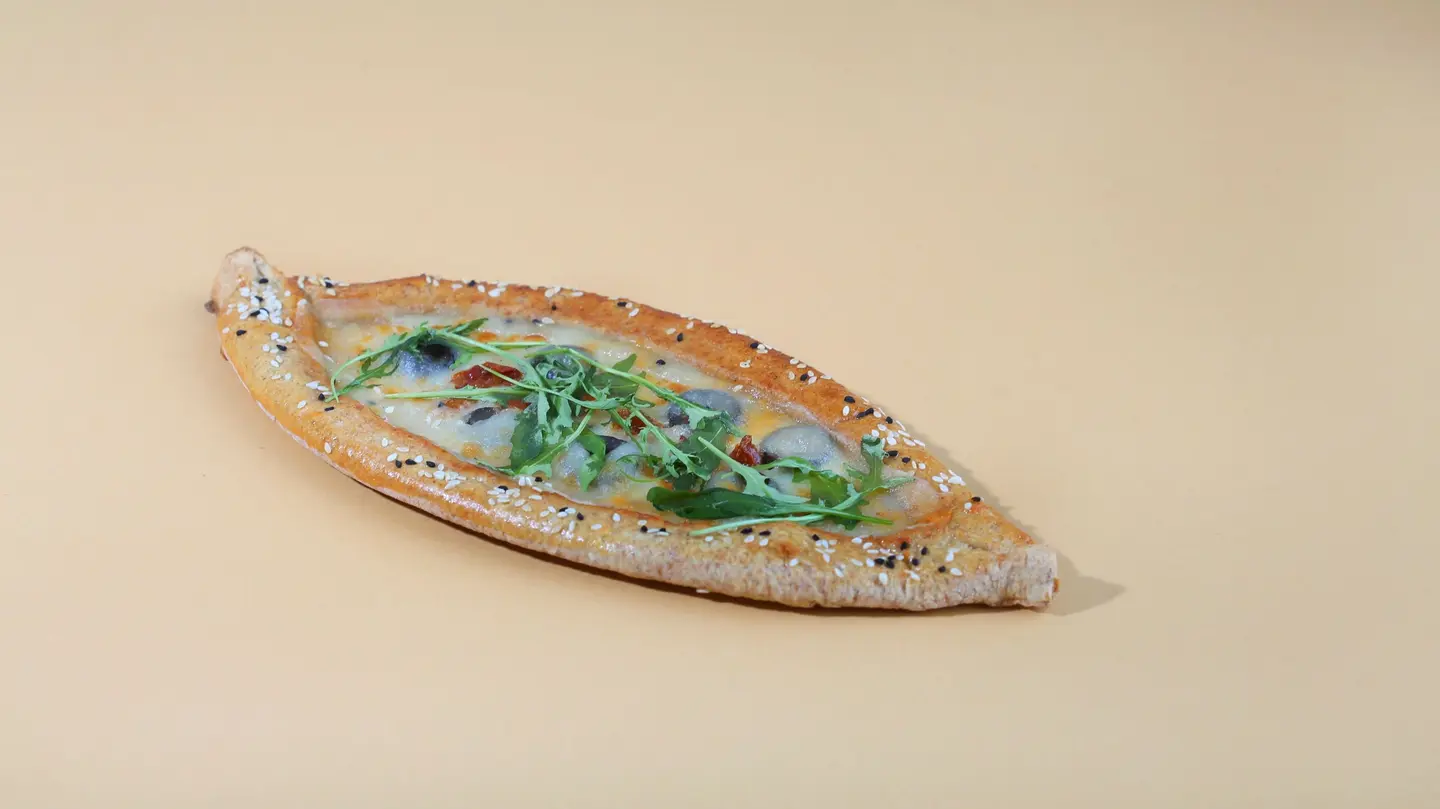 Vegetable Pizza Mankousha Brown Flour