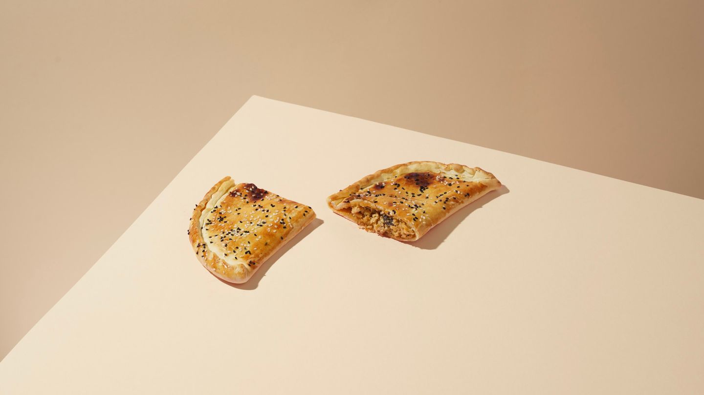 Fatayer Hamsa Halloumi