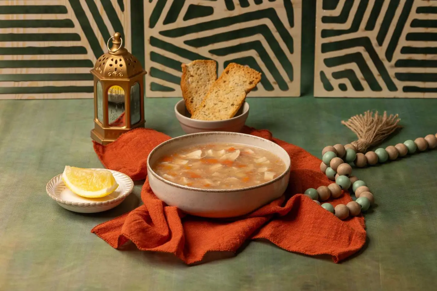 شوربة الشعيرية بالدجاج والخضار
