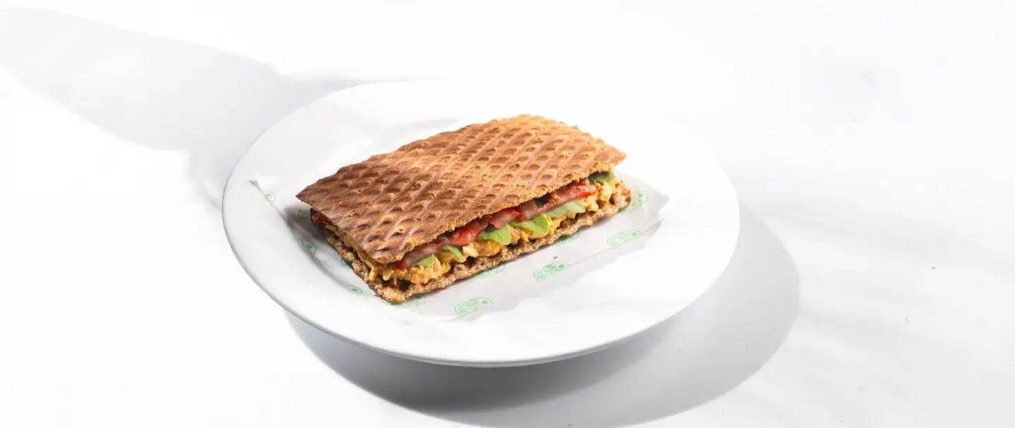 ساندوتش مزيج البيض الكريمي