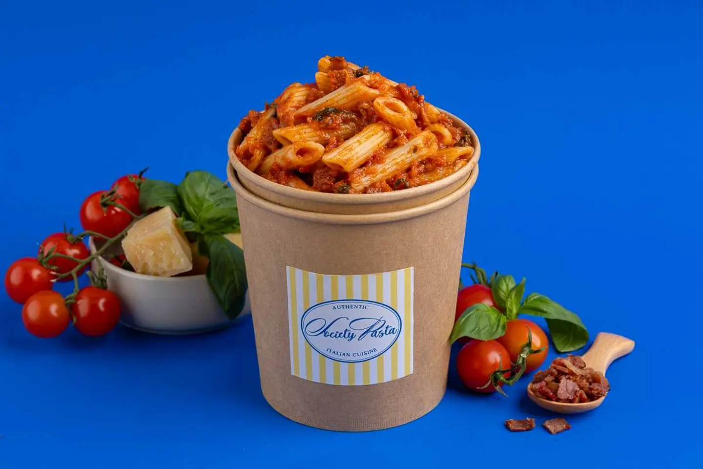 بيني بصلصة أمتريشيانا