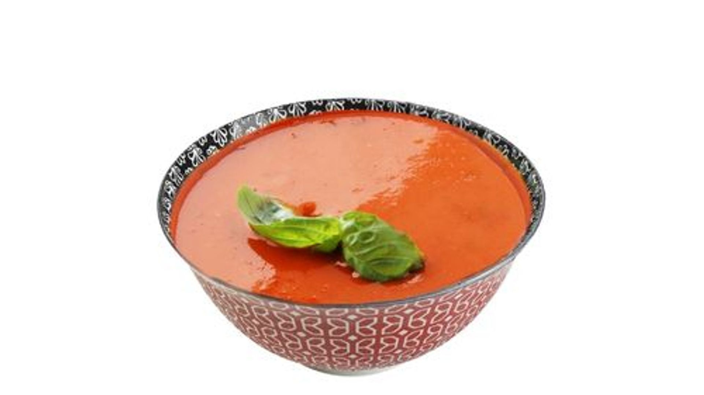 شوربة الطماطم بالريحان