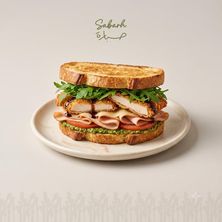 ساندوتش دجاج كاتسو مع تركي مدخن