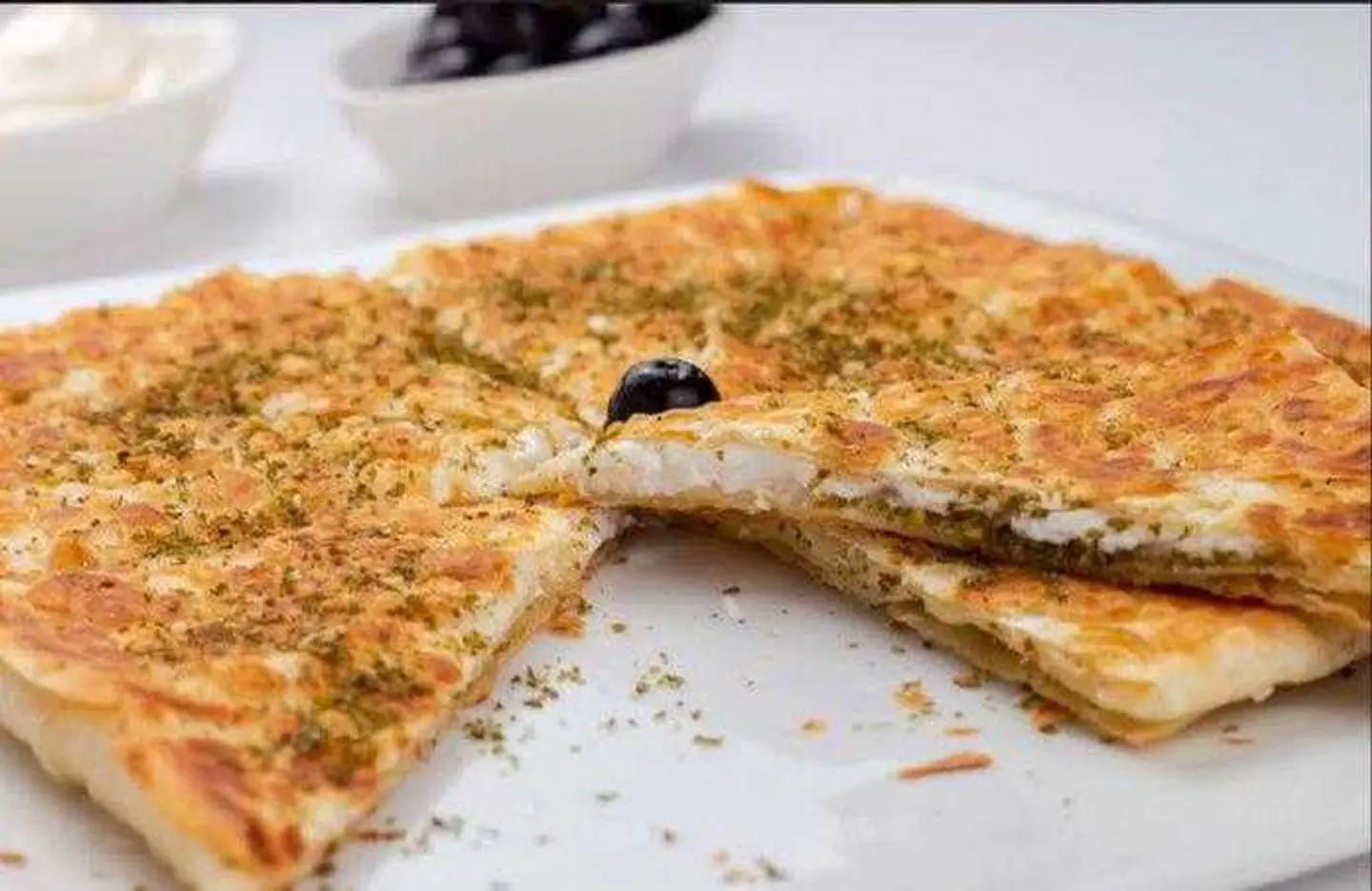 فطيرة اللبنة والزعتر