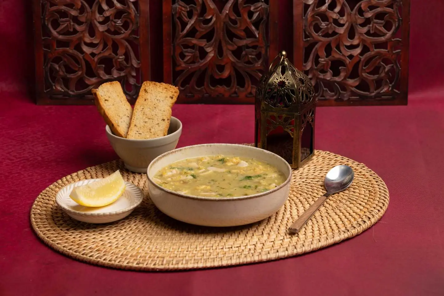 شوربة دجاج مع الفريكة