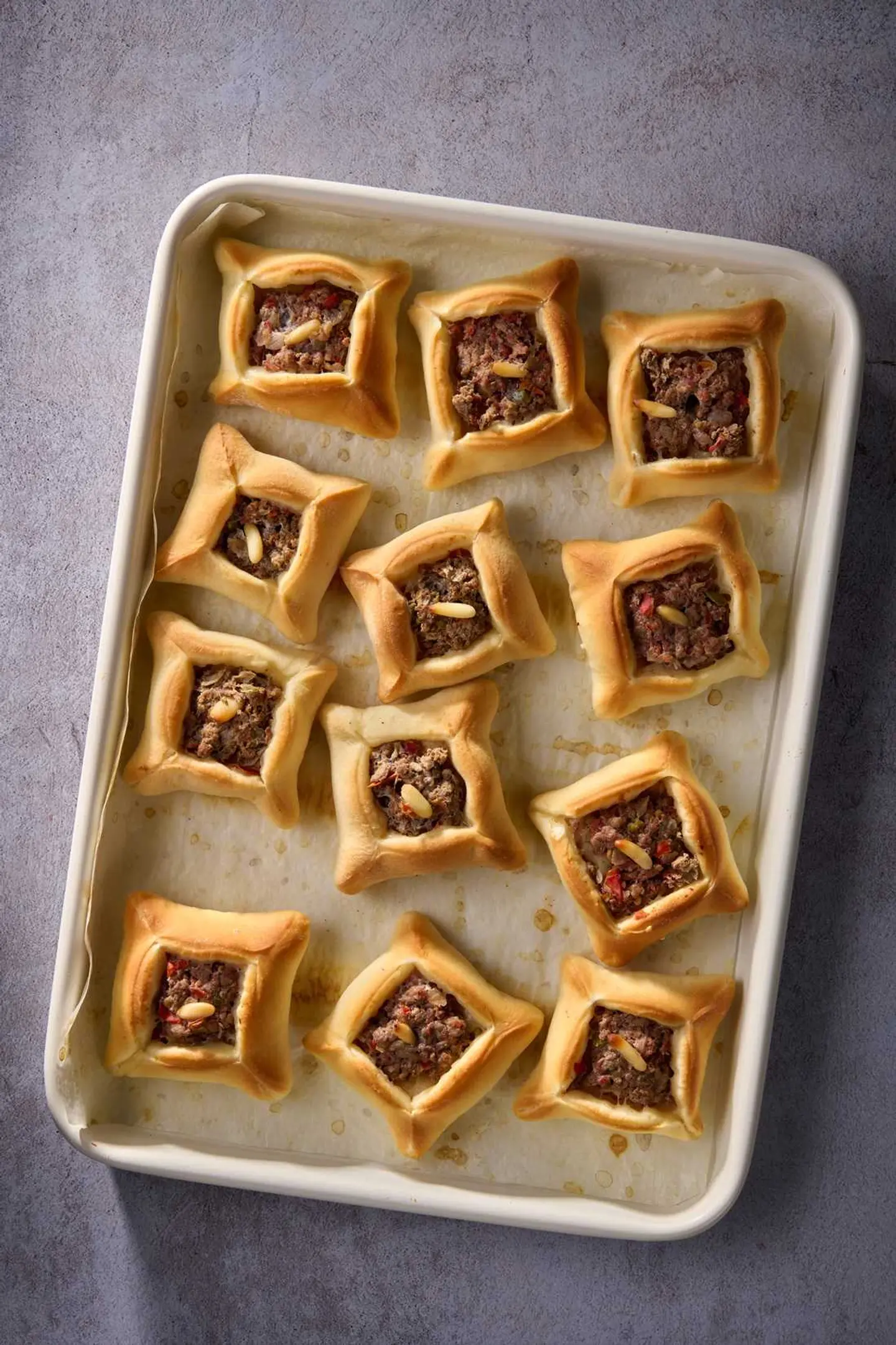 Lahmeh Bi A'jine Dozen