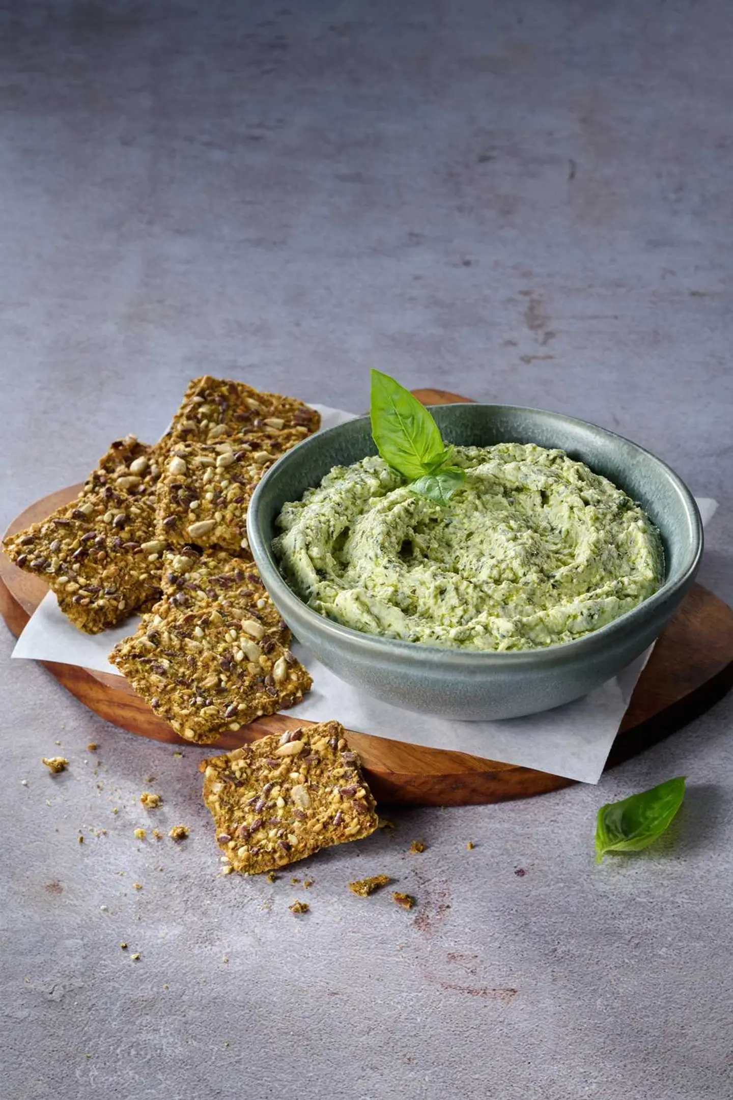 Labneh Basil Pesto With Crackers
