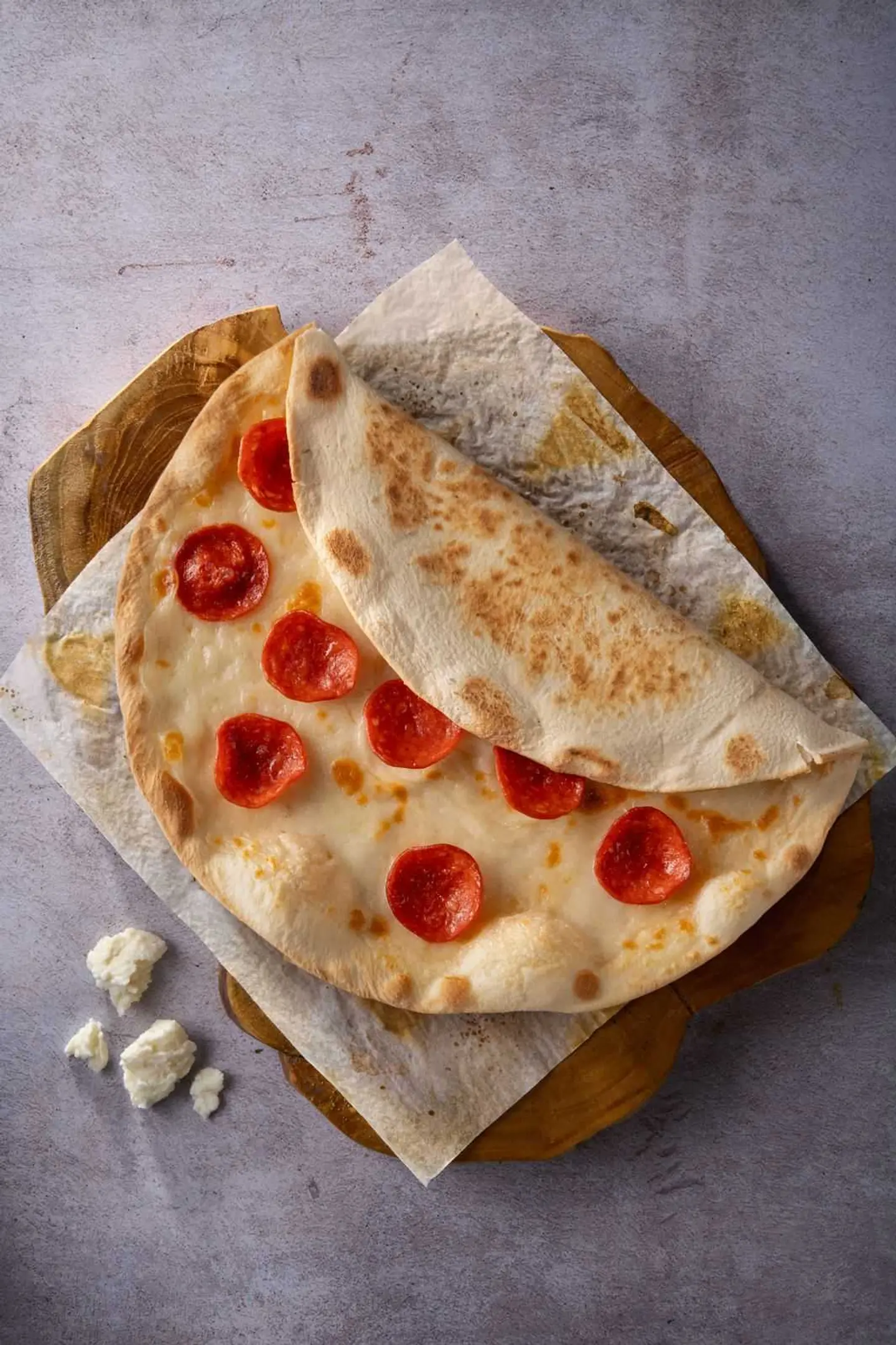 Akkawi Pepperoni Manakeesh