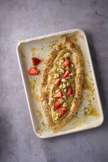 فطيرة الحلاوة والفراولة
