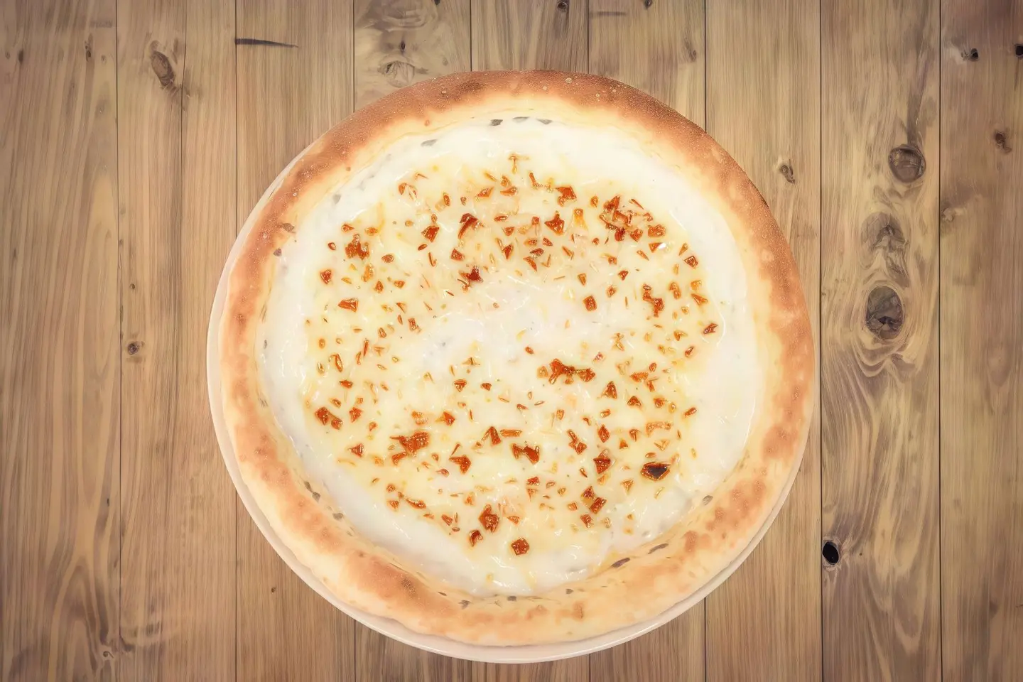 بيتزا جبن سائل