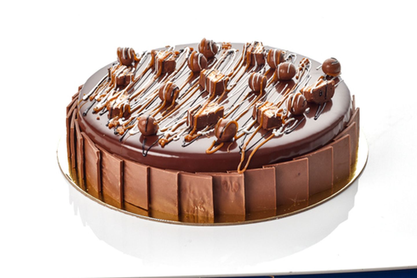 Snikers Mousse Cake Medium