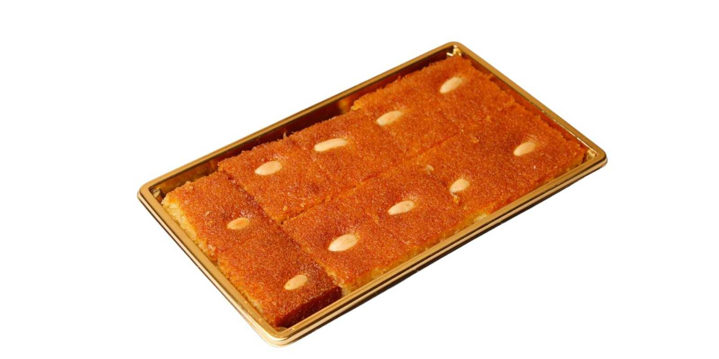 بسبوسة باللوز كبير