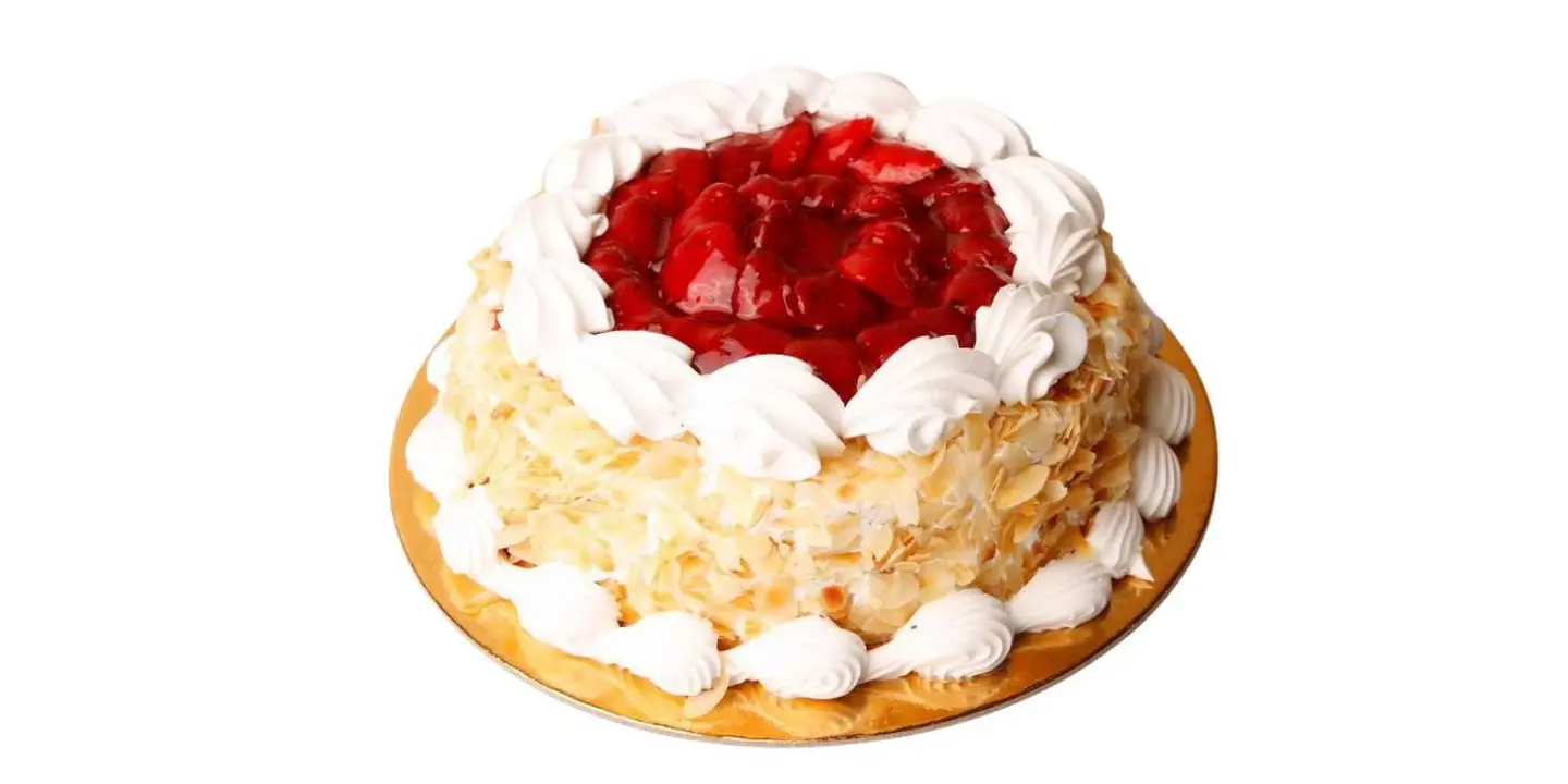 تورتة فراولة شرايح لوز