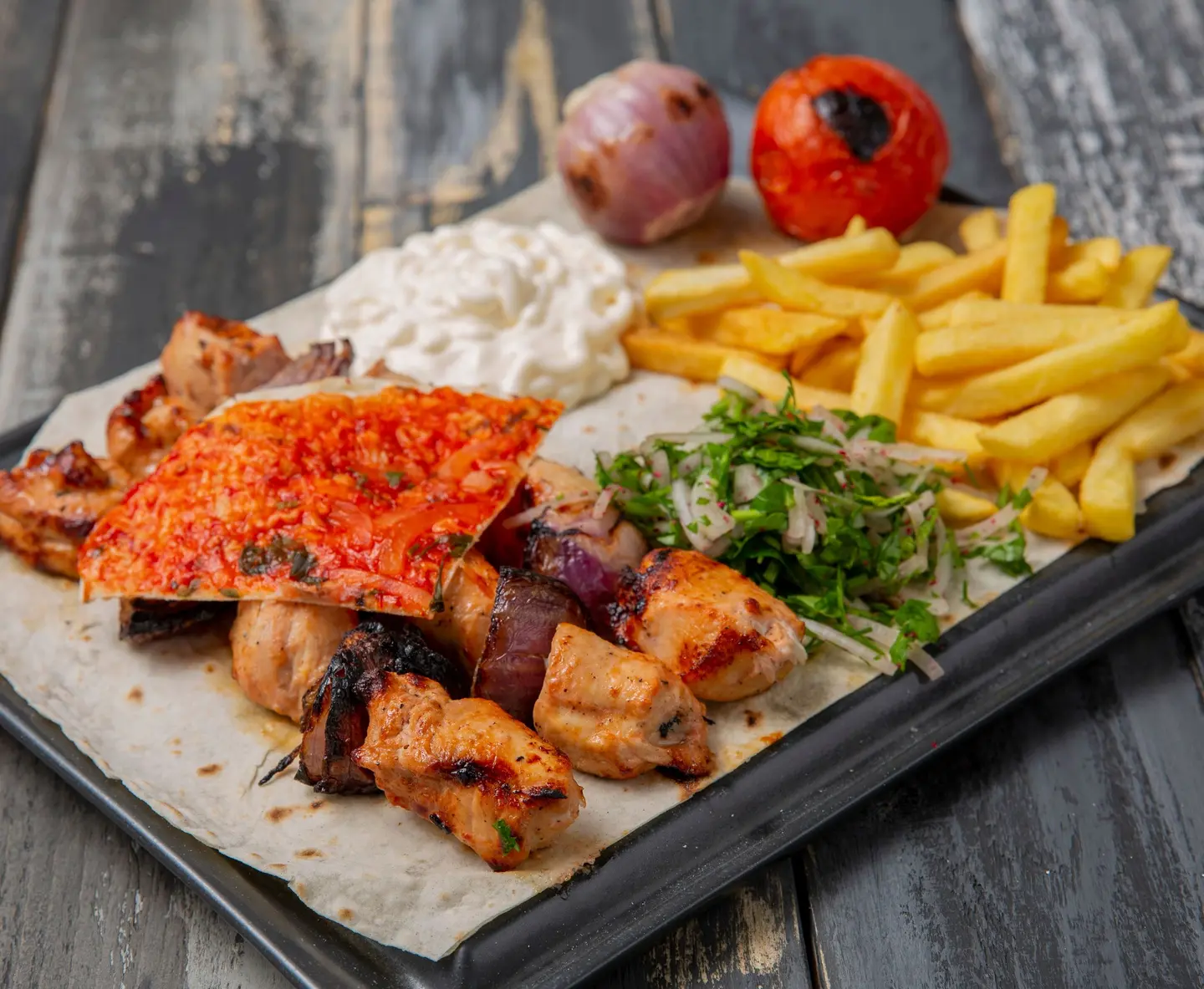 صحن شيش طاووق