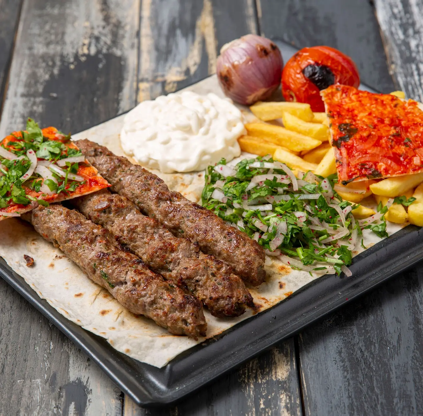 صحن كباب لحم بالطحينة