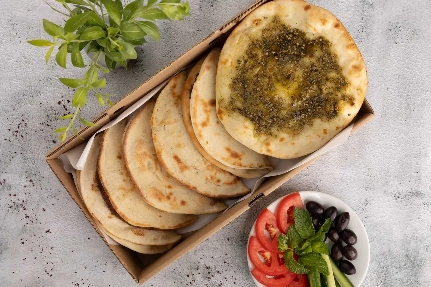 ميني مناقيش زعتر وجبنة