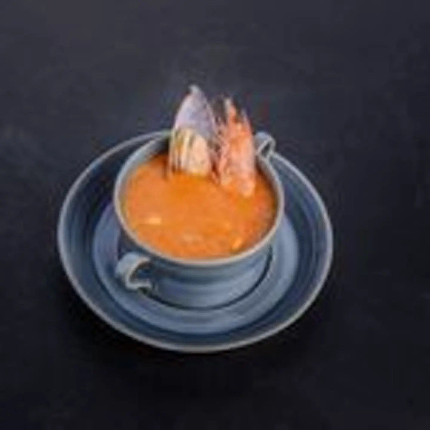 شوربة ثمار البحر حمراء