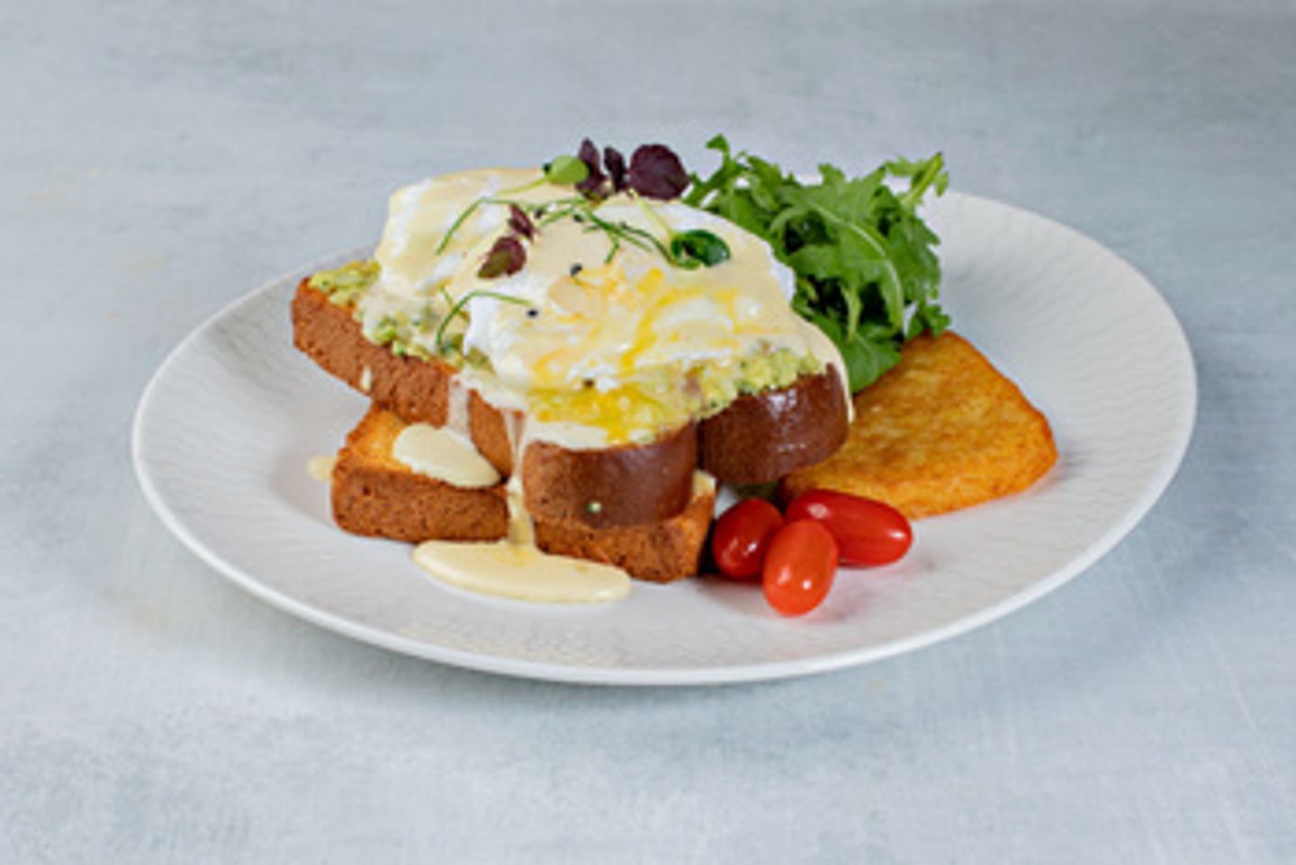 بيندكت بريوش مع صوص الهولنديز