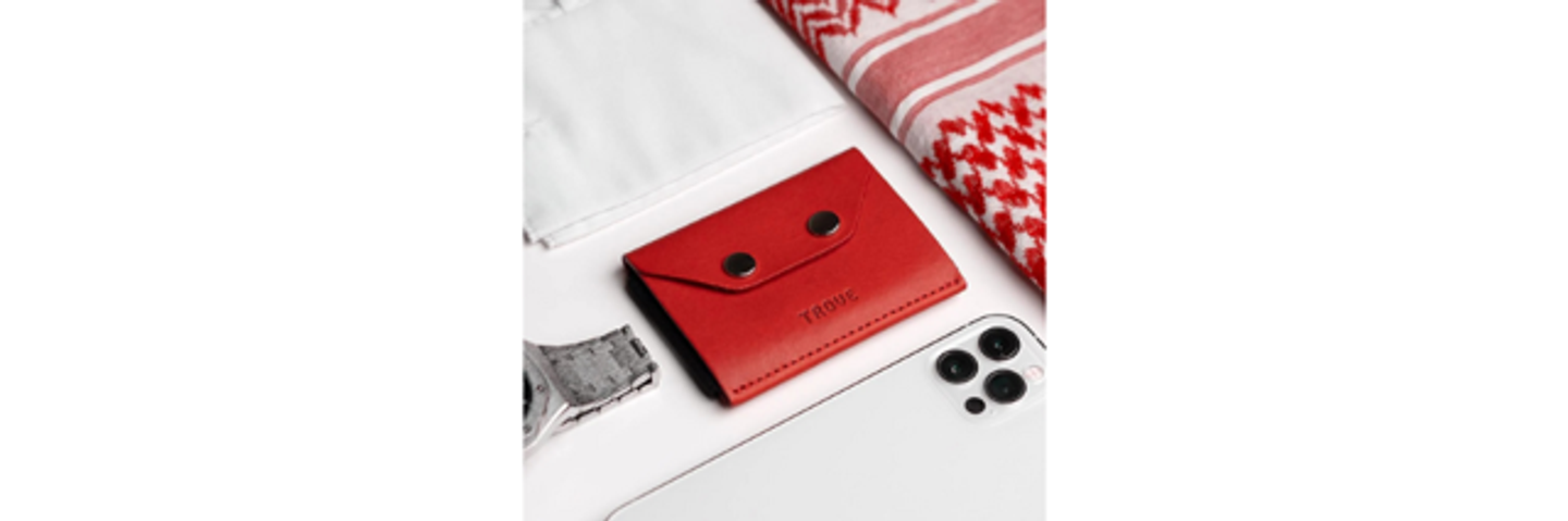 Trove Cardholder In Red & Black