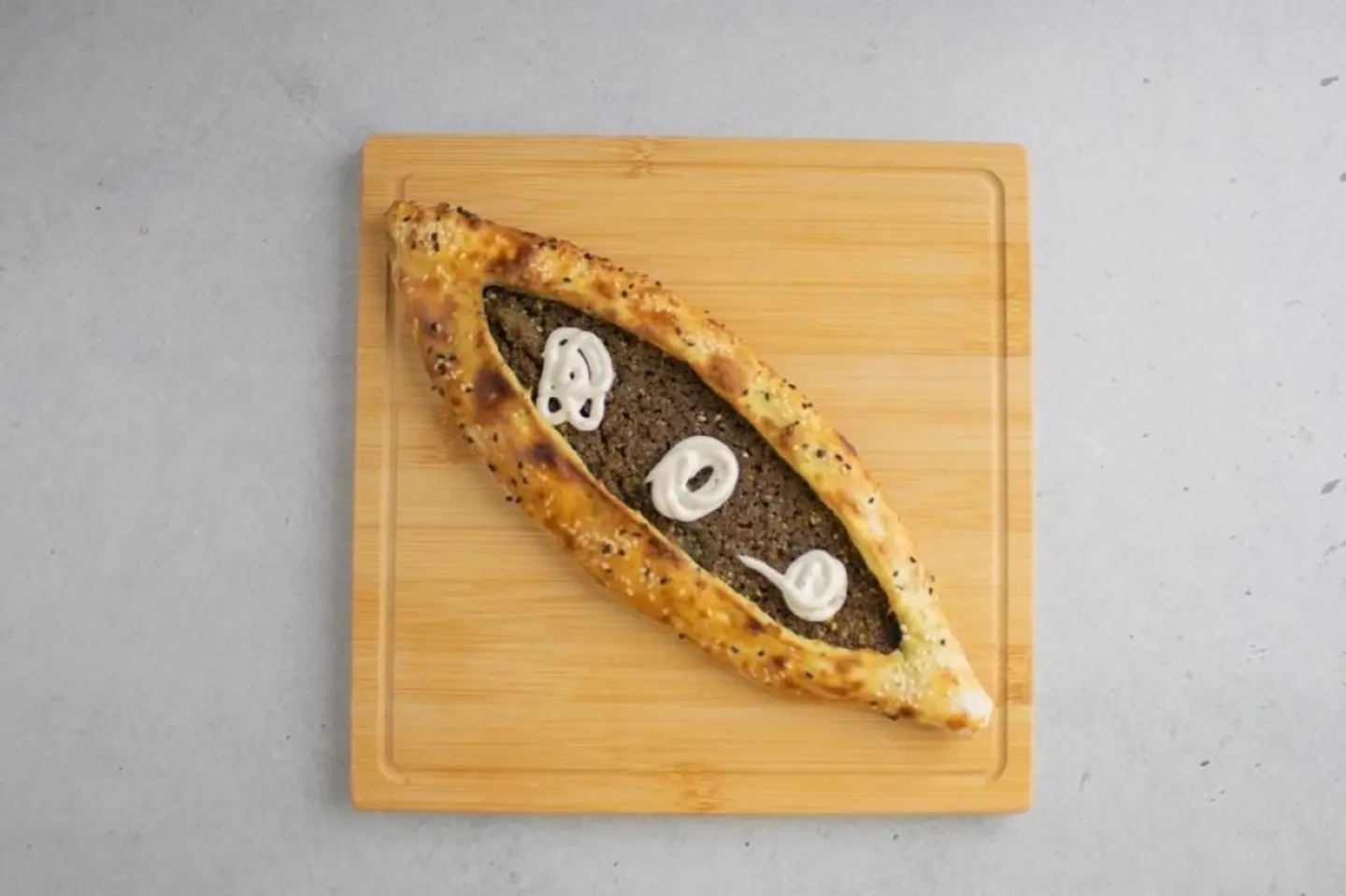 فطيرة لبنة و زعتر