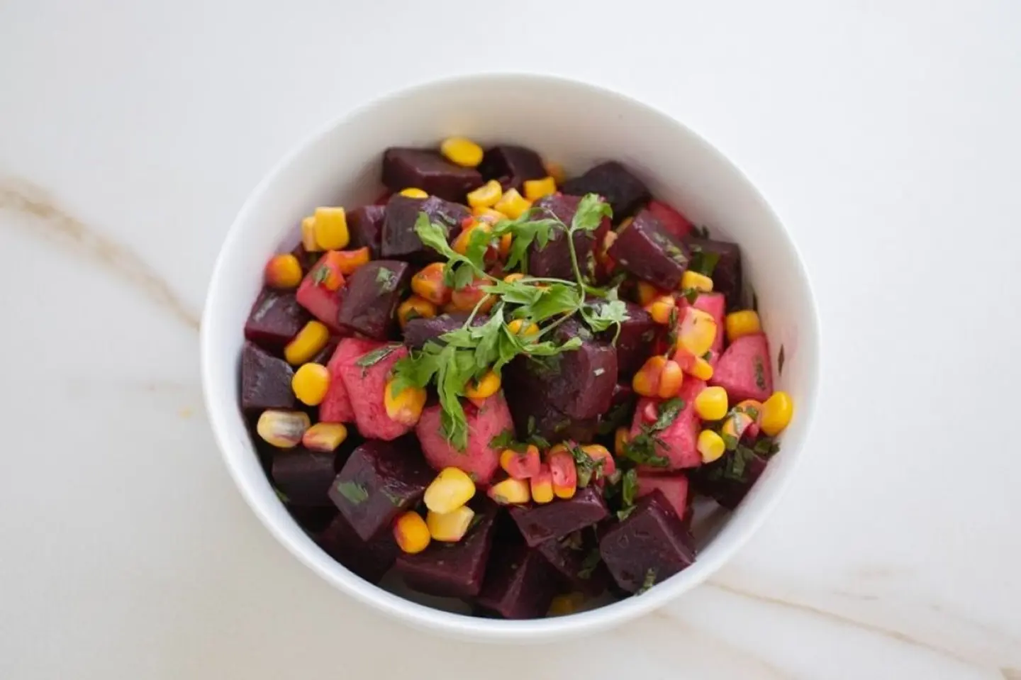 سلطة شمندر و تفاح