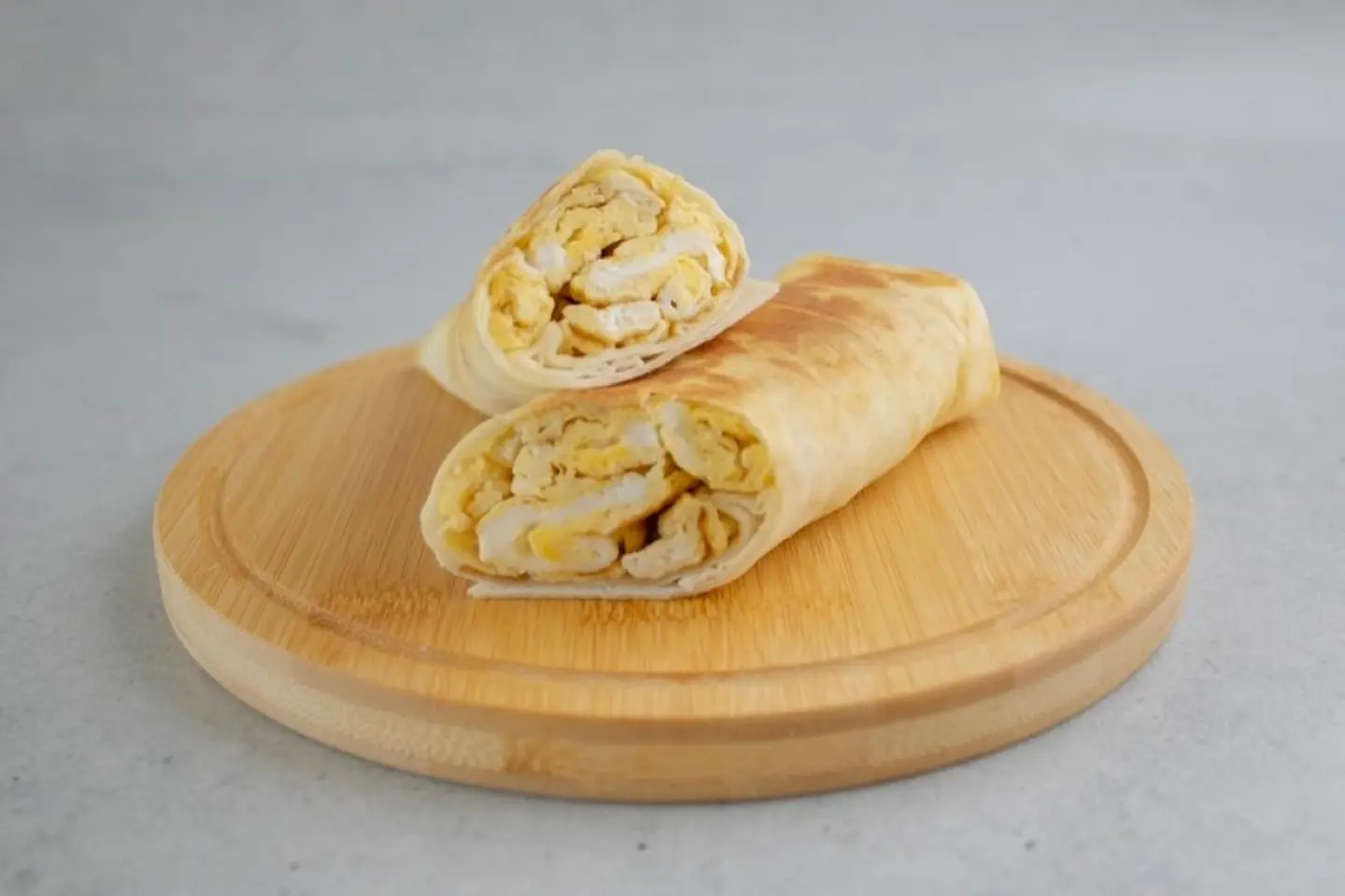 ساندوتش بيض بالجبن