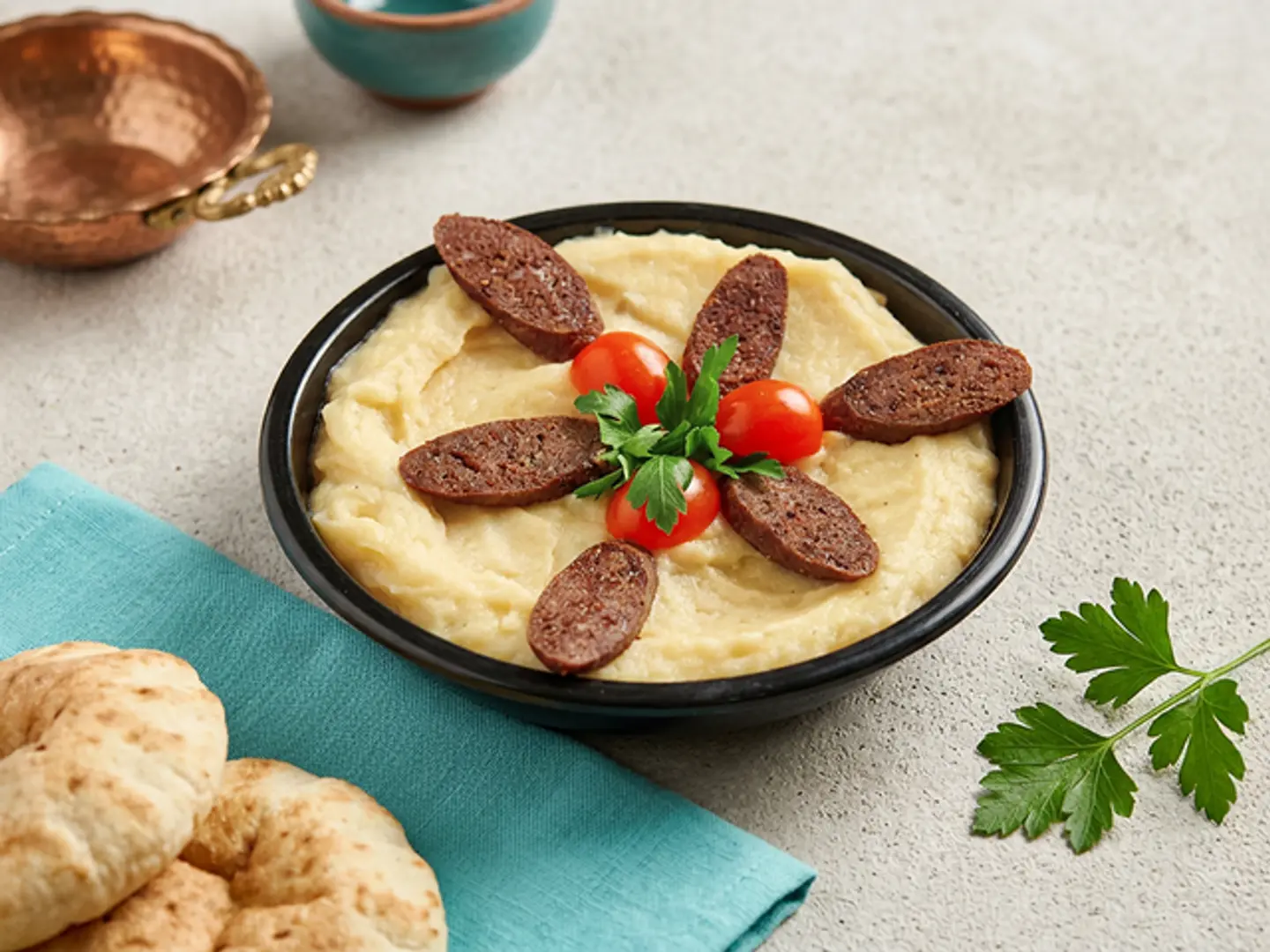 بطاطس مهروسة سجق