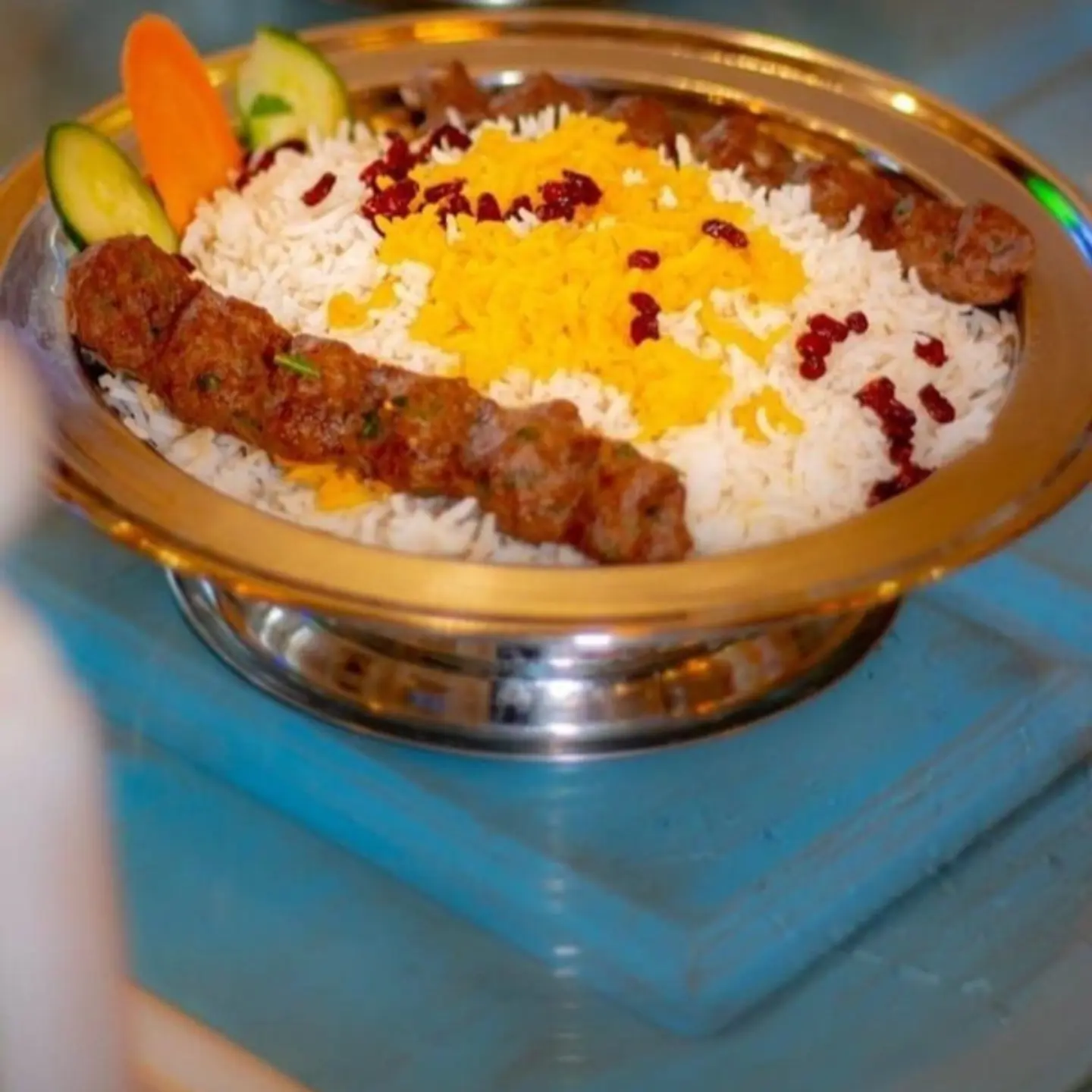 كباب دجاج مع رز زعغران