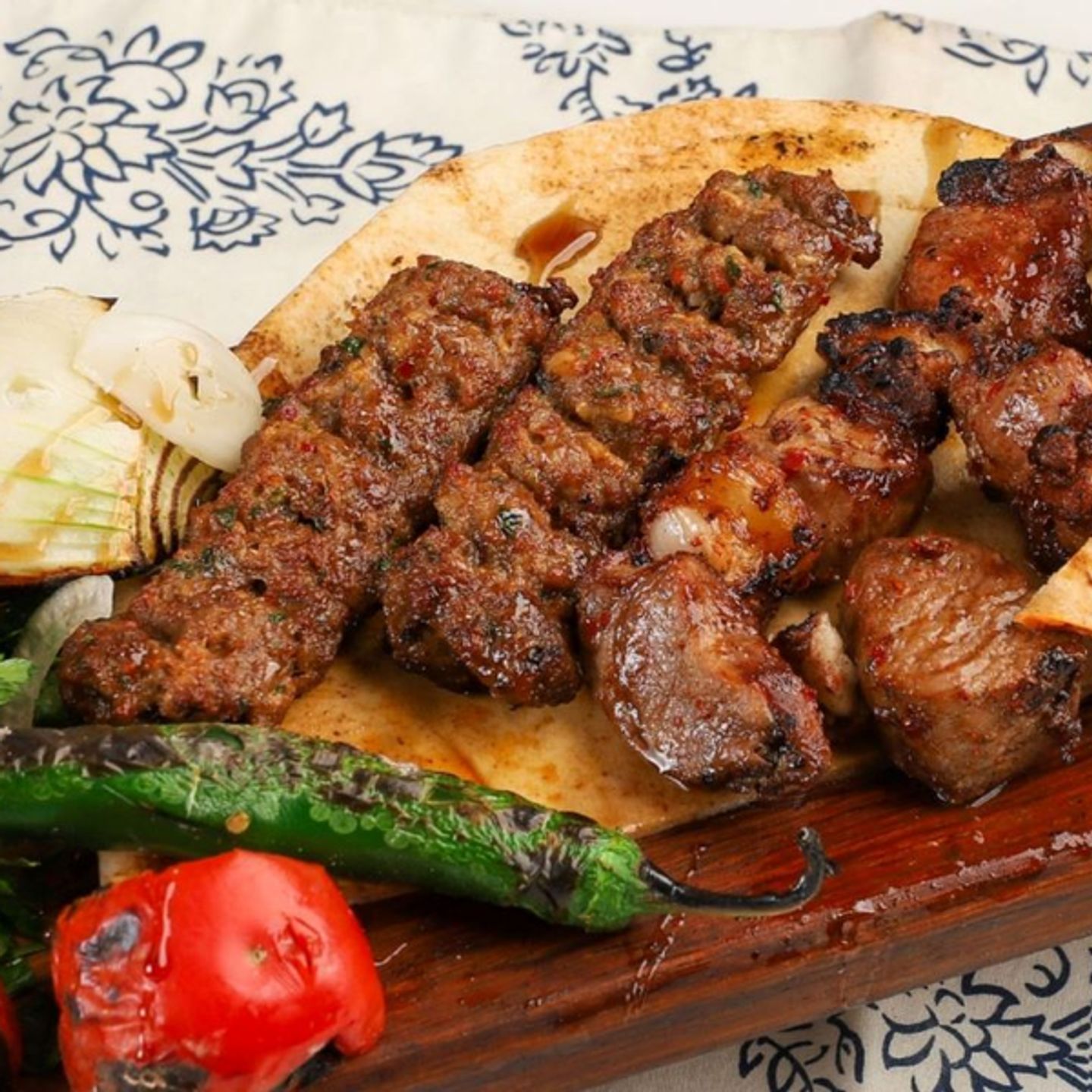 مشكل لحم 6 أسياخ