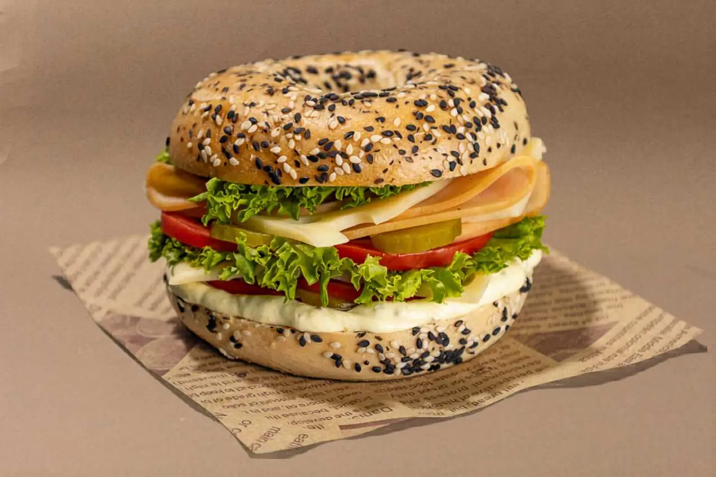 بيجل الديك الرومي والجبن