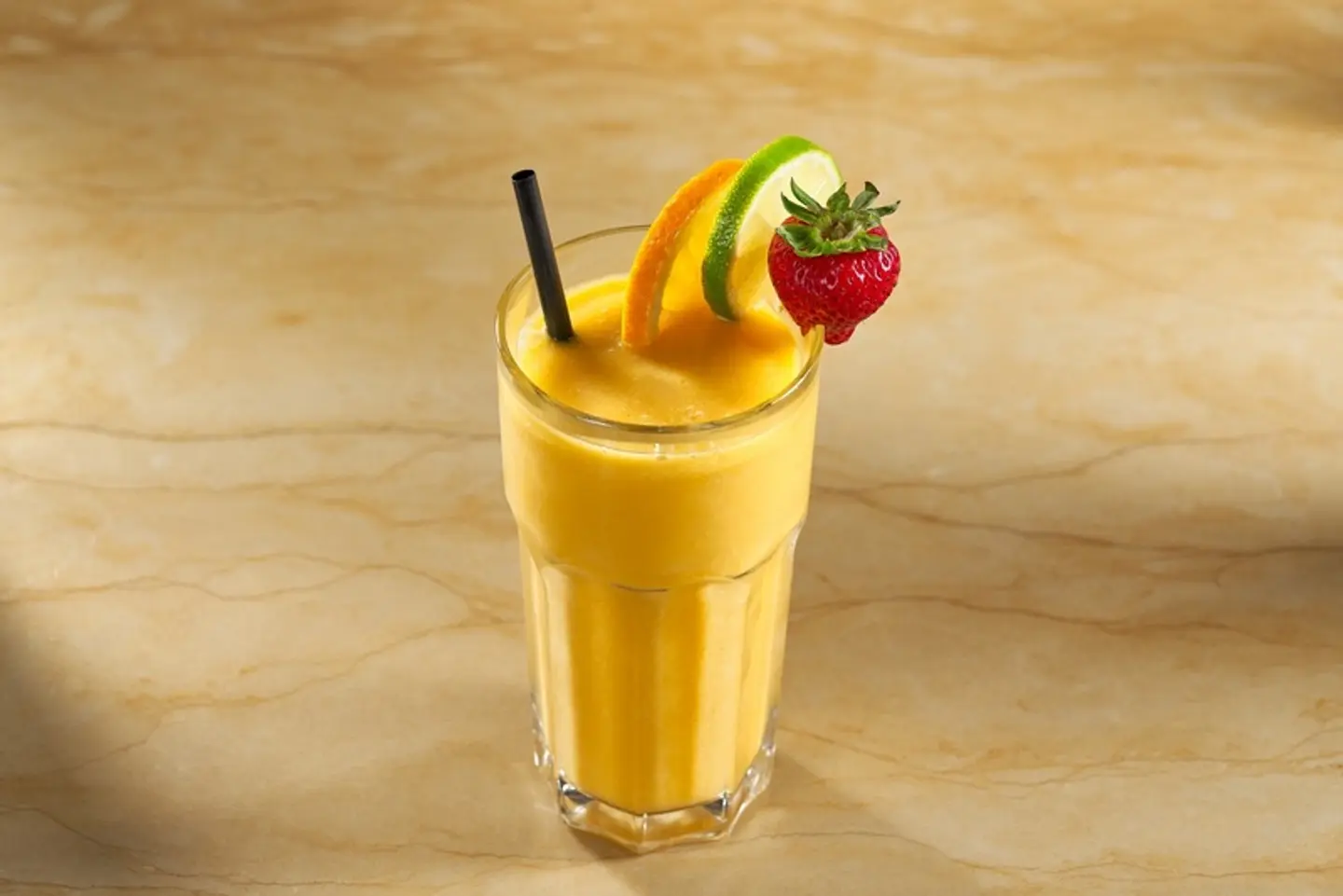 سموذي الفواكه الإستوائية