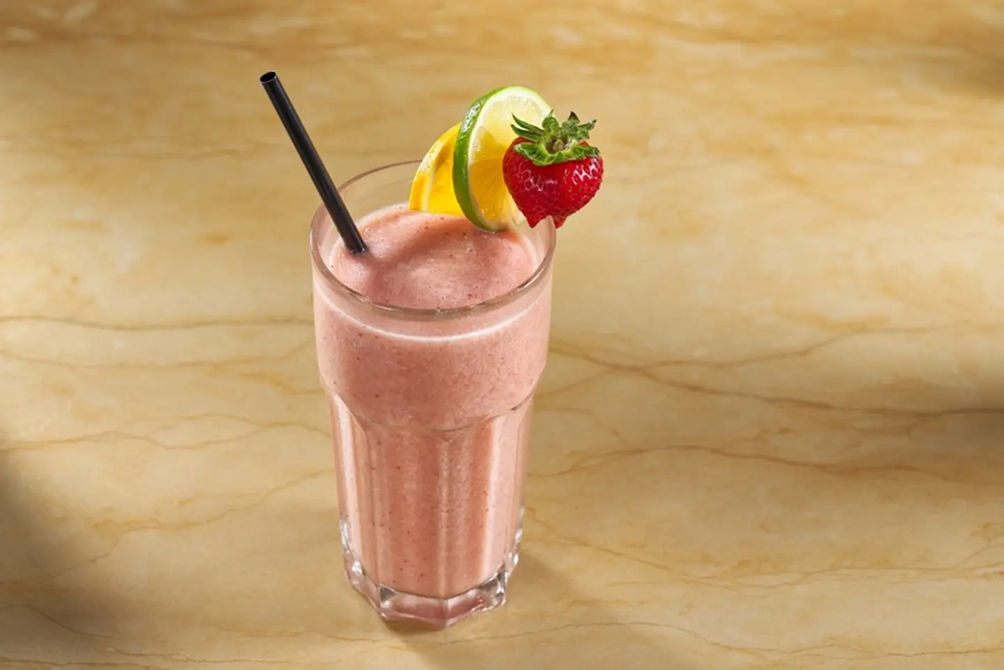 سموذي الفراولة