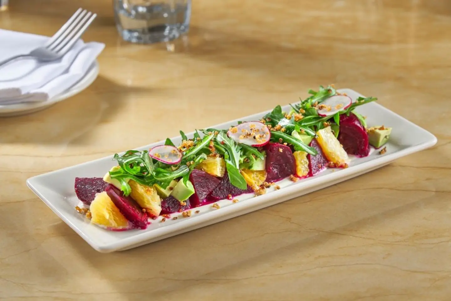 سلطة الشمندر والأفوكادو