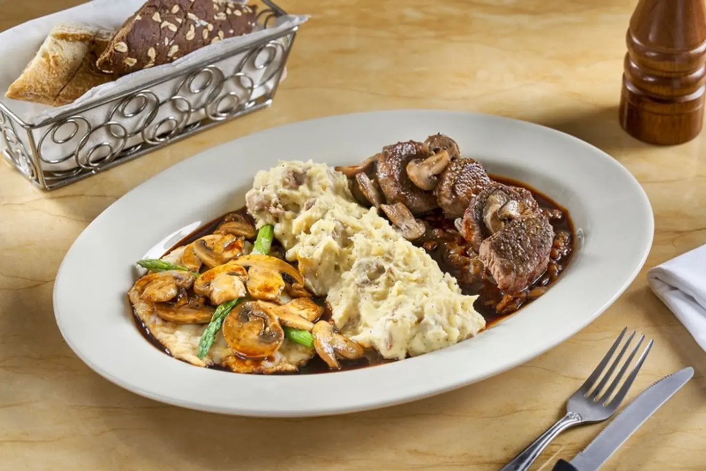 دجاج ماديرا مع ستيك دايان