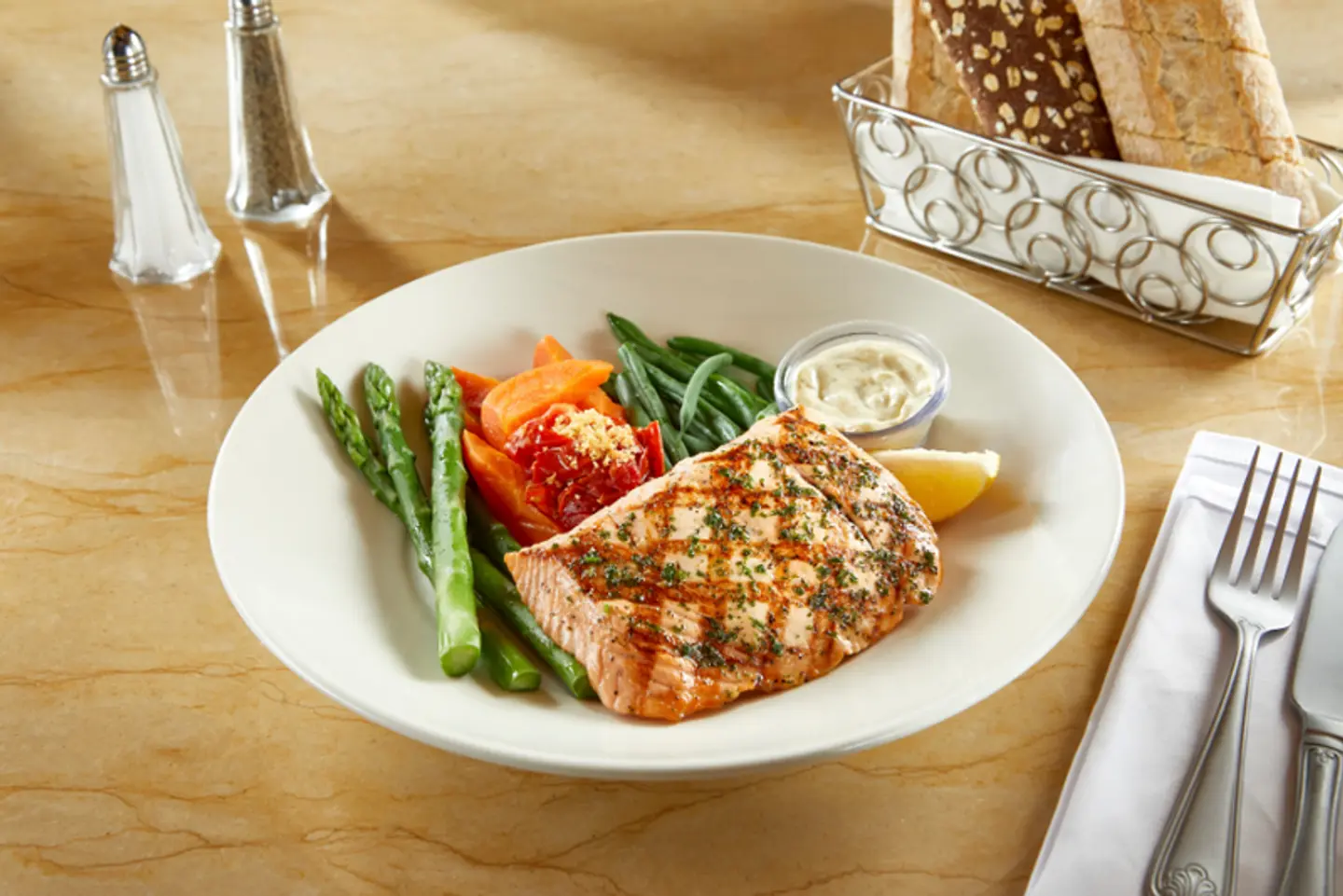 السلمون المشوي سكيني ليشوس