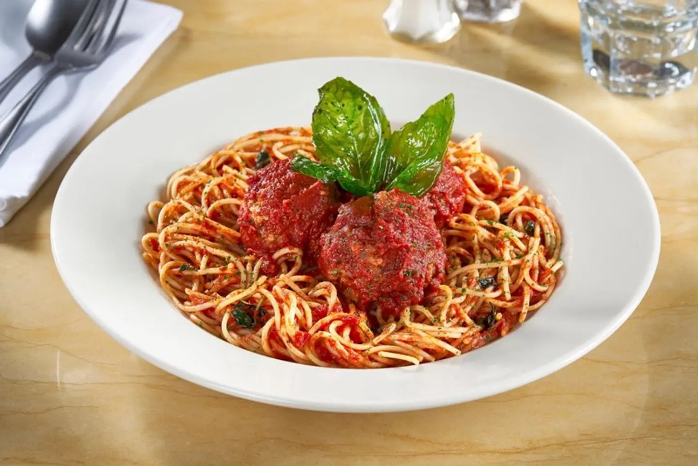 سباغيتي وكرات اللحم