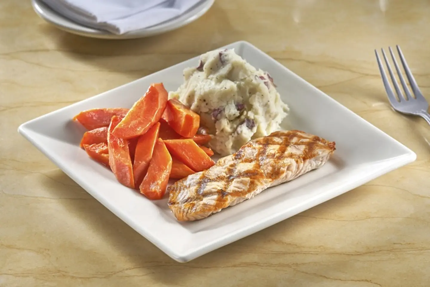 سلمون مشوي للأطفال