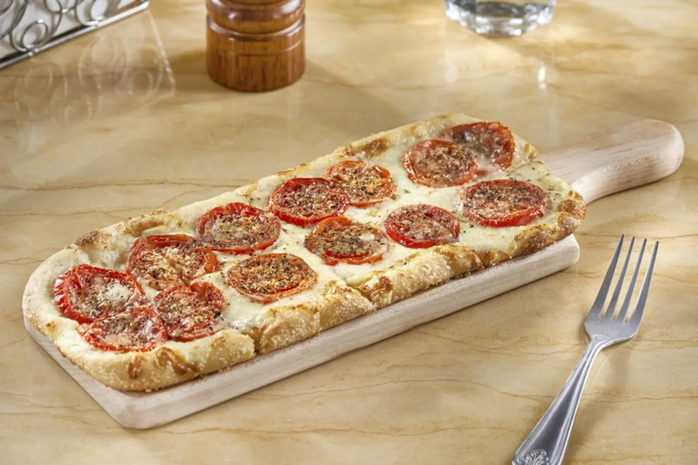 Fresh Basil, Tomato And Cheese Flatbread Pizza