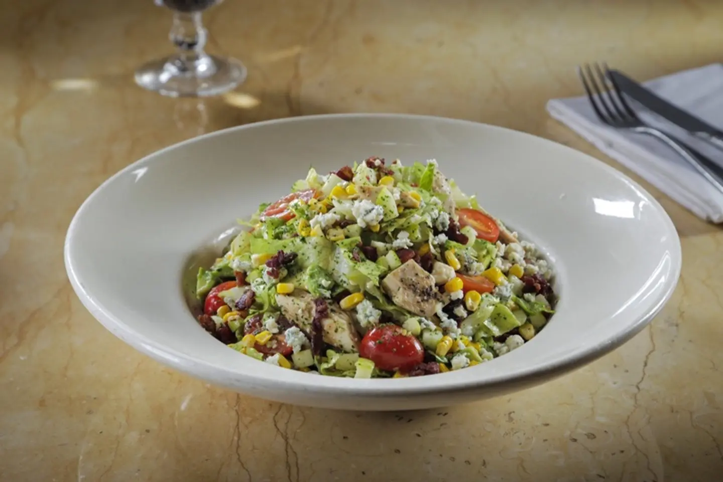 سلطة فاكتوري المقطّعة