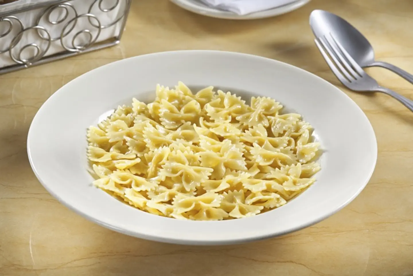 باستا للأطفال مع الزبدة وجبنة البارميزان