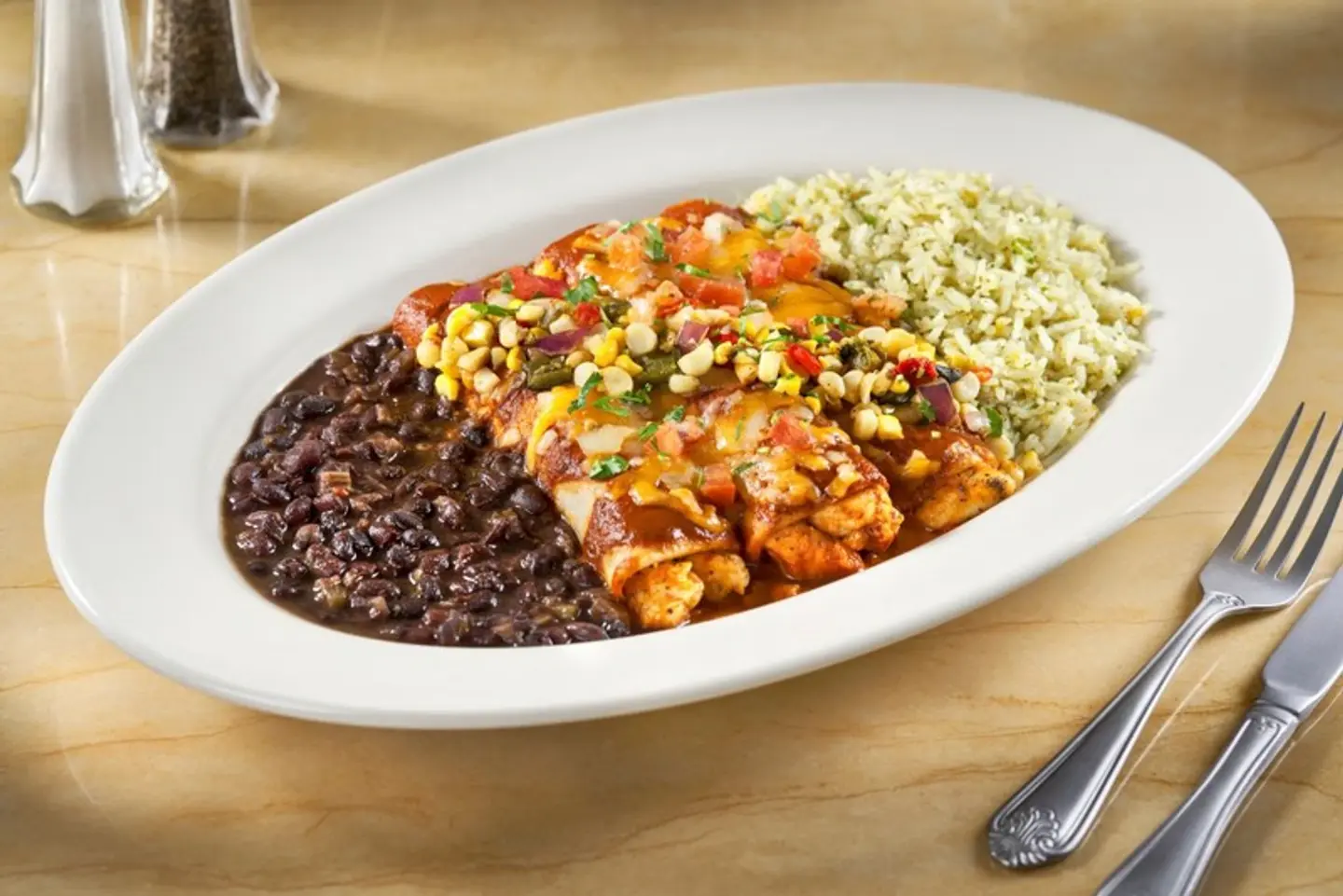 إنشيلاداس الدجاج بالفلفل الأخضر