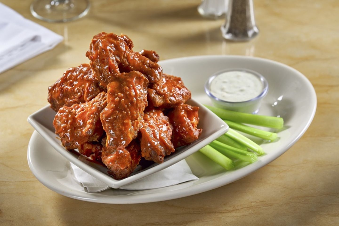 Buffalo Wings With French Fries