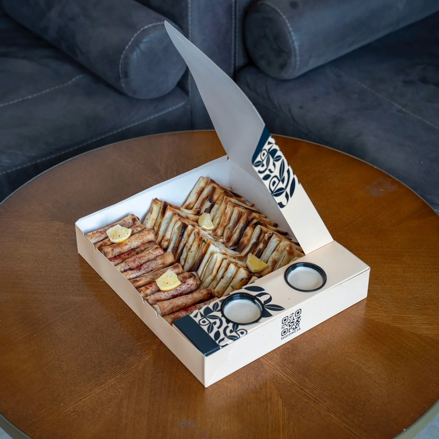 Large Musakhan And Samosa Box