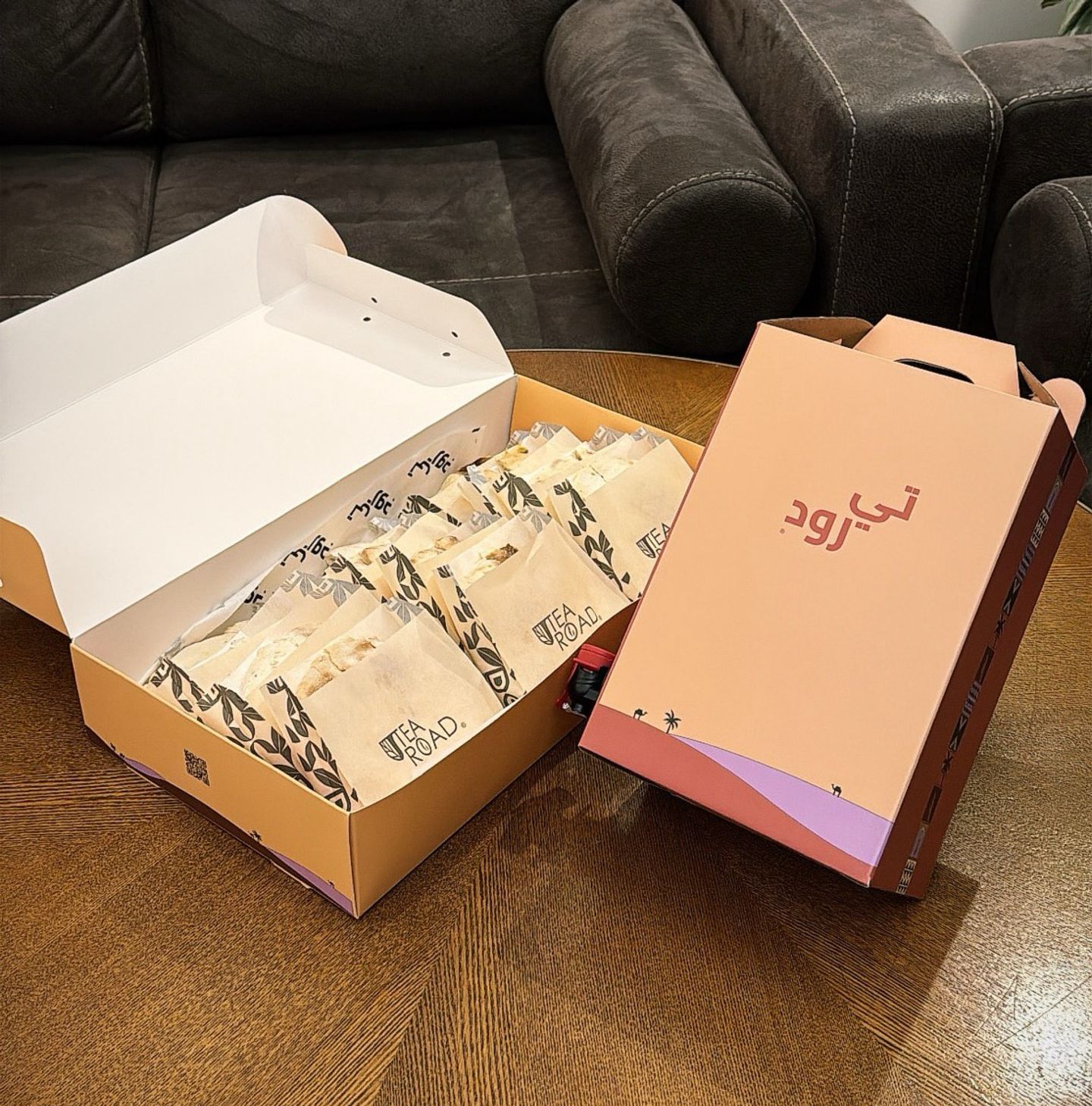 12 Pies Box And 1 Litre Hot
