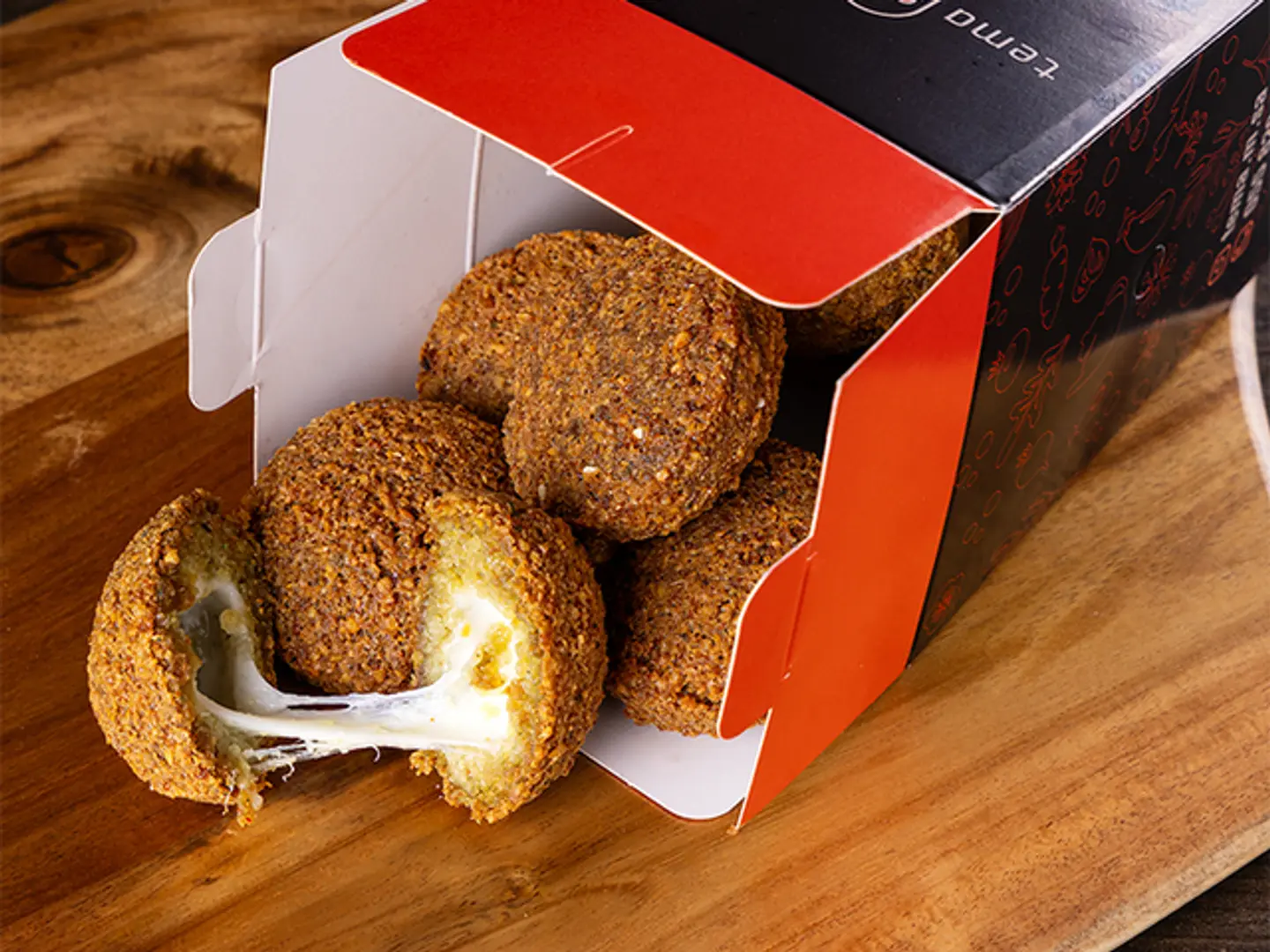 بوكس فلافل بحشوة الموزريلا ٥حبات