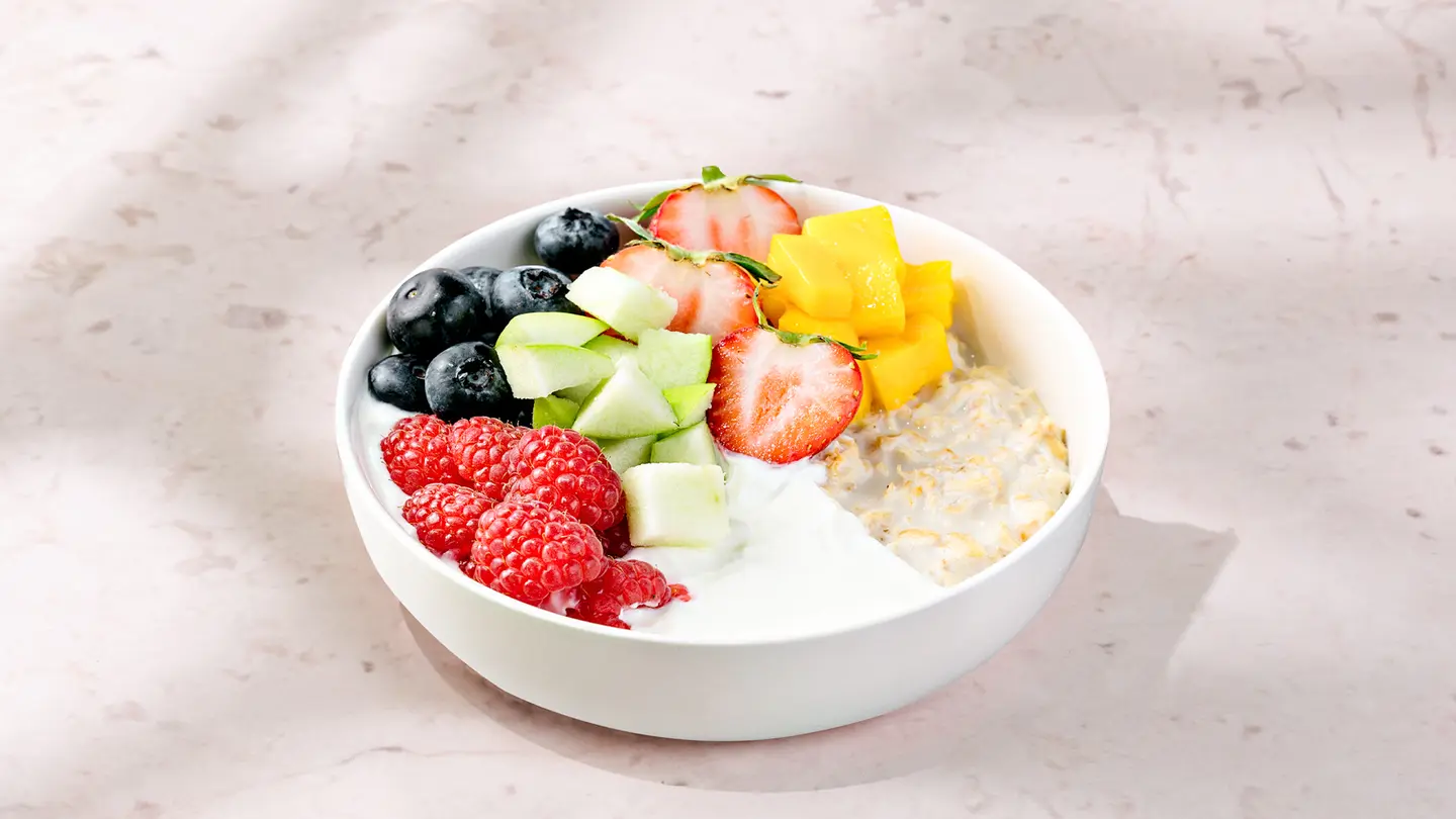 Overnight Oats Mango & Berries
